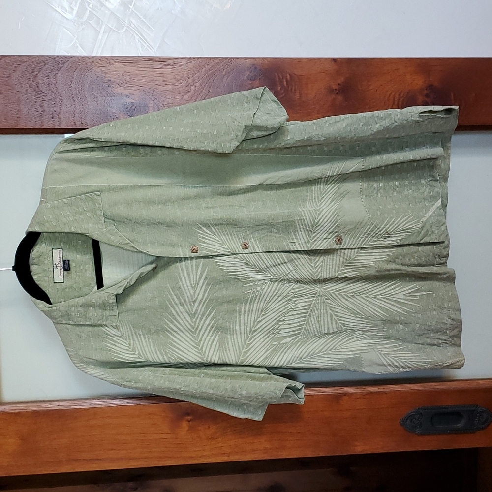 Mena Aloha shirt